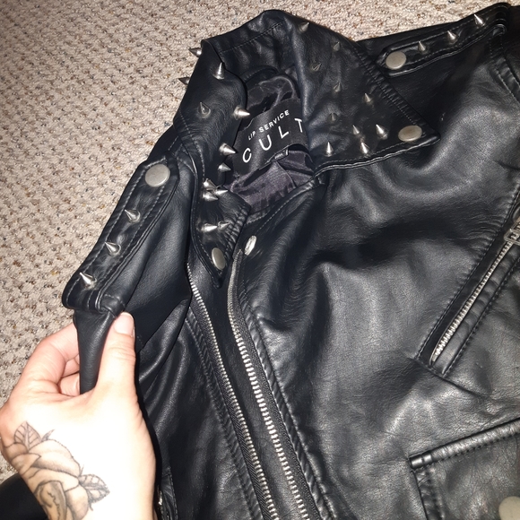 leather jacket - Picture 2 of 4